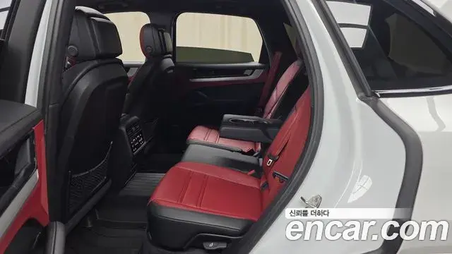 Porsche Cayenne 2023 — Фото 12/20
