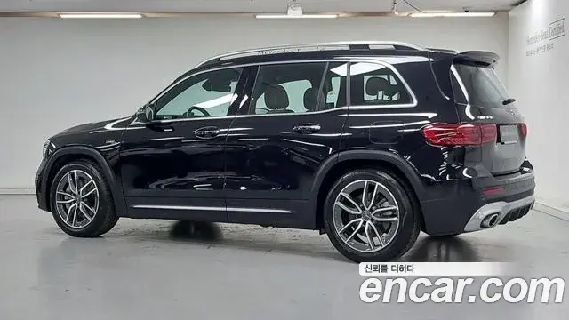 Mercedes-Benz GLB-Class 2025 — Фото 1/17