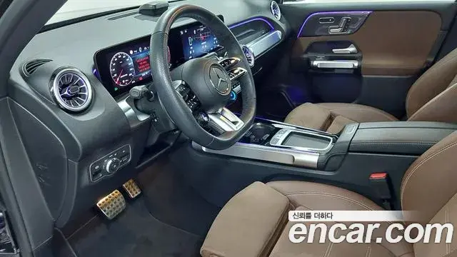 Mercedes-Benz GLB-Class 2025 — Фото 13/17