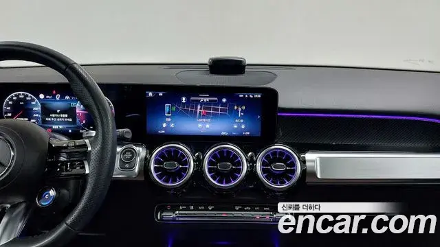 Mercedes-Benz GLB-Class 2025 — Фото 15/17
