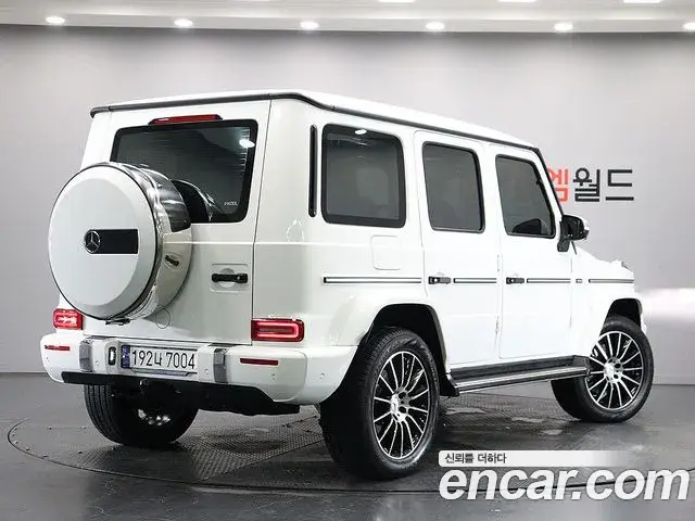 Mercedes-Benz G-Class 2023 — Photo 12/20