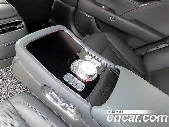 Genesis G90 2023 — Фото 16/20