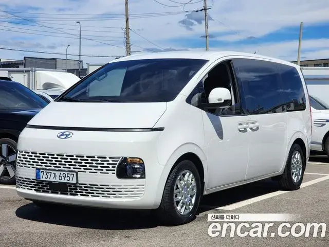 Hyundai Staria 2023 — Фото 18/18