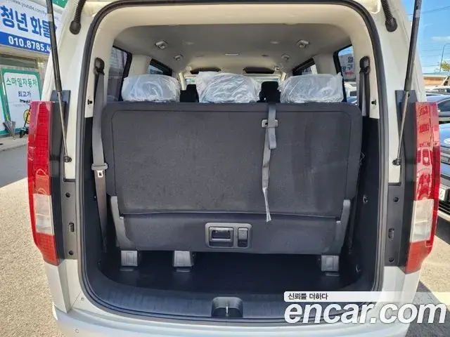 Hyundai Staria 2023 — Фото 17/18