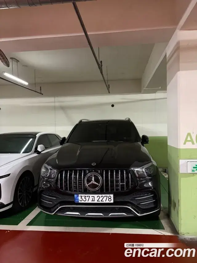 Mercedes-Benz GLE-Class 2023 — Фото 3/3