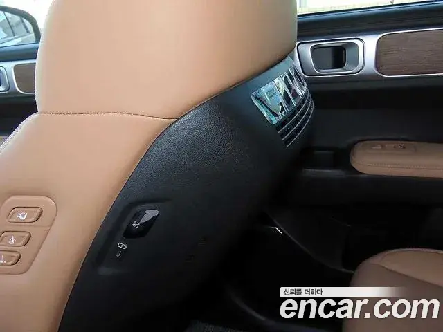 Hyundai Santa Fe 2024 — Фото 14/20