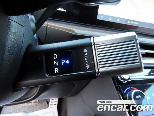 Hyundai Santa Fe 2024 — Фото 18/20