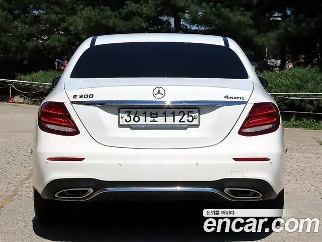 Mercedes-Benz E-Class 2020 — Фото 3/20