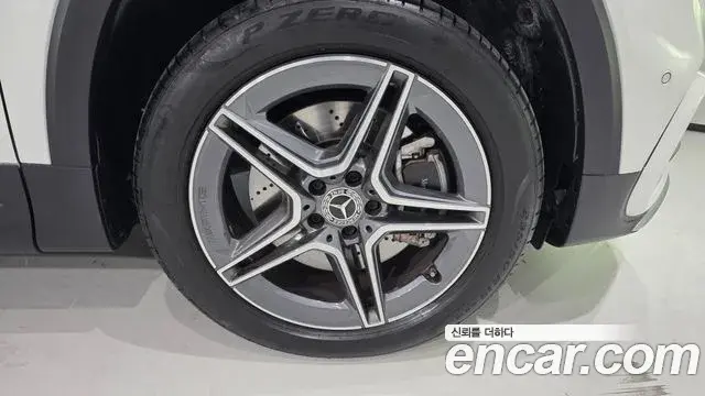 Mercedes-Benz GLB-Class 2026 — Фото 5/20