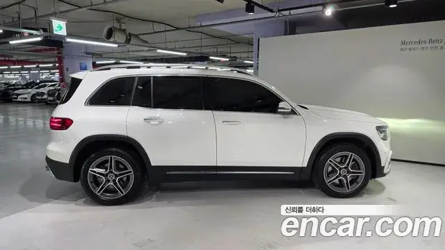 Mercedes-Benz GLB-Class 2026 — Фото 8/20