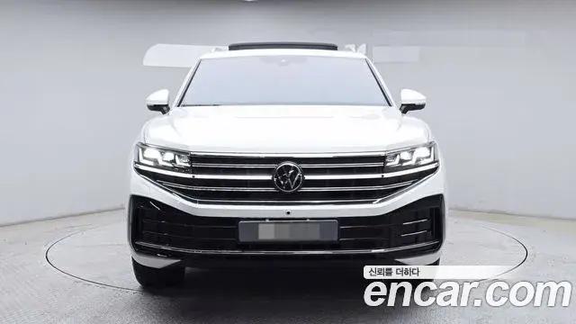 Volkswagen Touareg 2025 — Фото 2/20