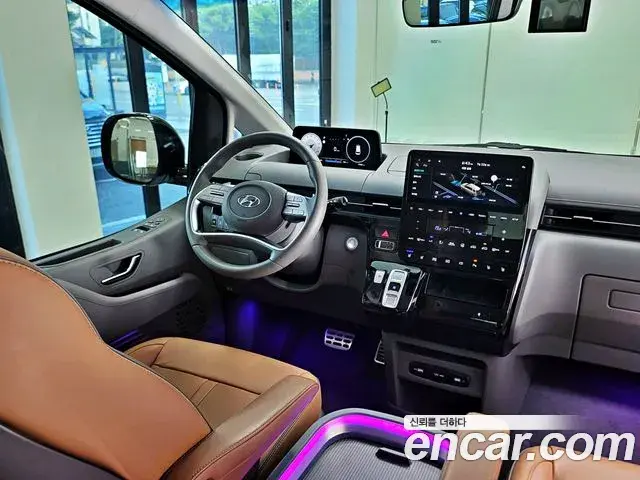 Hyundai Staria 2022 — Фото 10/20