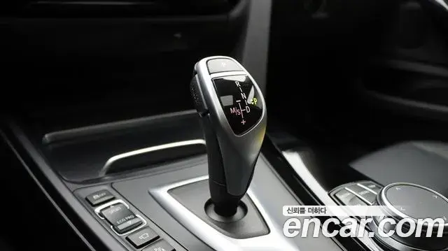BMW 4 Series 2019 — Фото 17/20