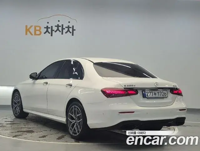 Mercedes-Benz E-Class 2023 — Фото 1/20
