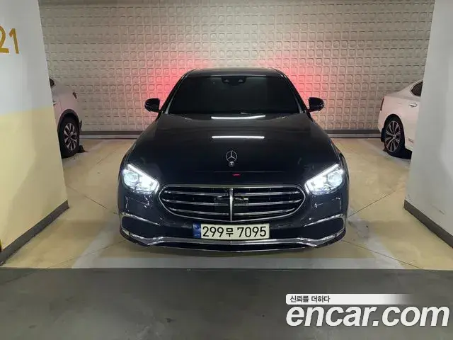 Mercedes-Benz E-Class 2023 — Фото 2/20