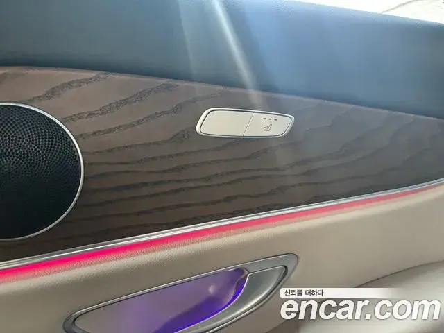 Mercedes-Benz E-Class 2023 — Фото 11/20