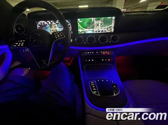 Mercedes-Benz E-Class 2023 — Фото 17/20