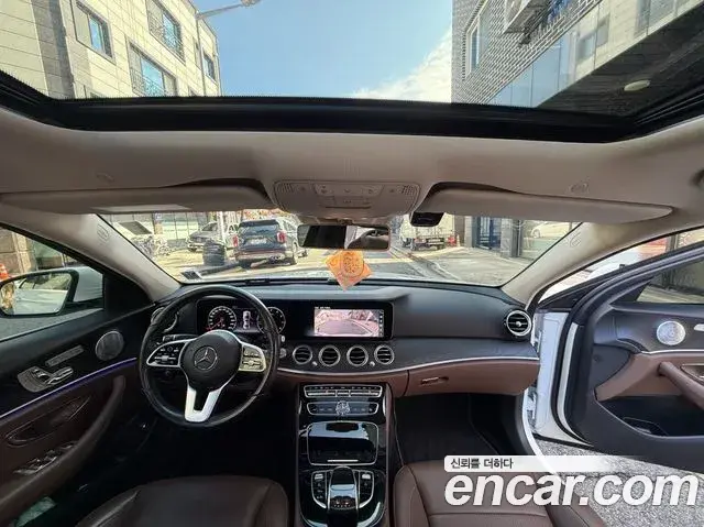 Mercedes-Benz E-Class 2018 — Фото 9/15