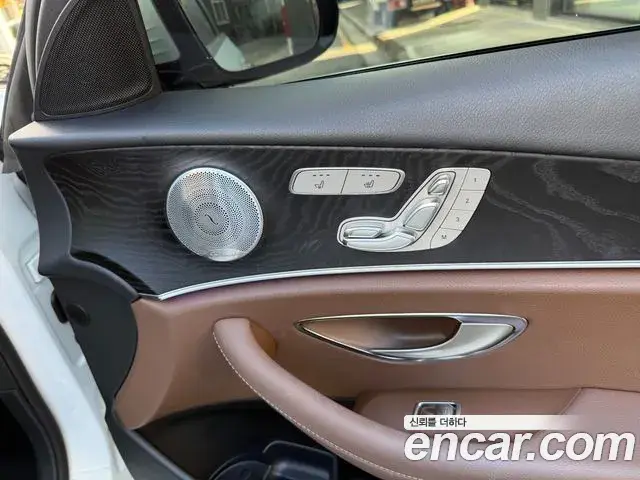 Mercedes-Benz E-Class 2018 — Фото 10/15