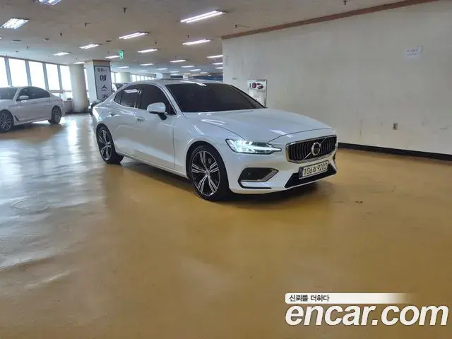 Volvo S60 2021 — Şəkil 4/18