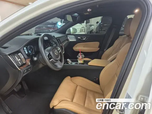 Volvo S60 2021 — Şəkil 11/18