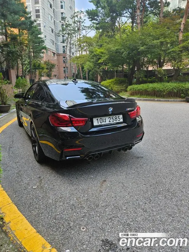 BMW M4 2018 — Фото 10/20