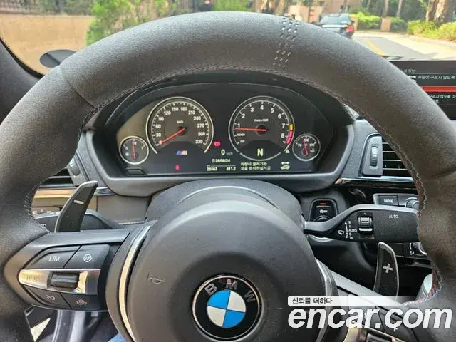 BMW M4 2018 — Фото 15/20