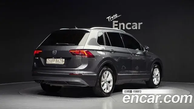 Volkswagen Tiguan 2020 — Photo 10/31