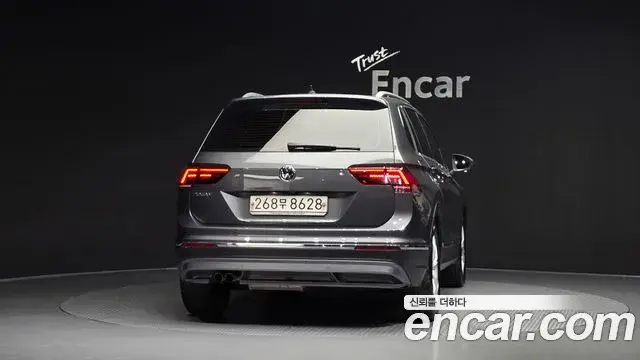 Volkswagen Tiguan 2020 — Photo 11/31
