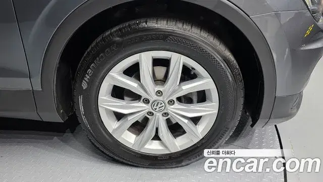 Volkswagen Tiguan 2020 — Photo 13/31