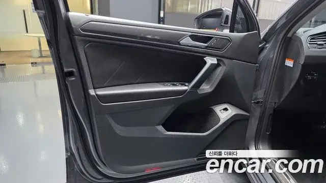 Volkswagen Tiguan 2020 — Photo 15/31