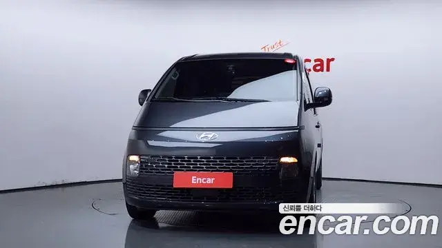 Hyundai Staria 2021 — Фото 3/20