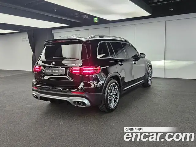 Mercedes-Benz GLB-Class 2025 — Фото 1/20