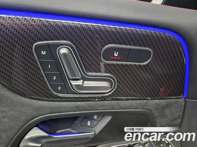 Mercedes-Benz GLB-Class 2025 — Фото 13/20