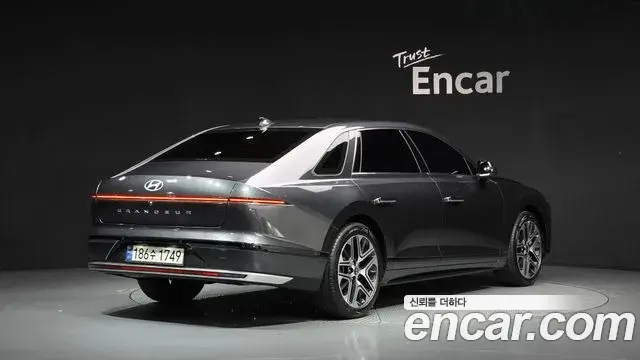 Hyundai Grandeur 2023 — Фото 1/20