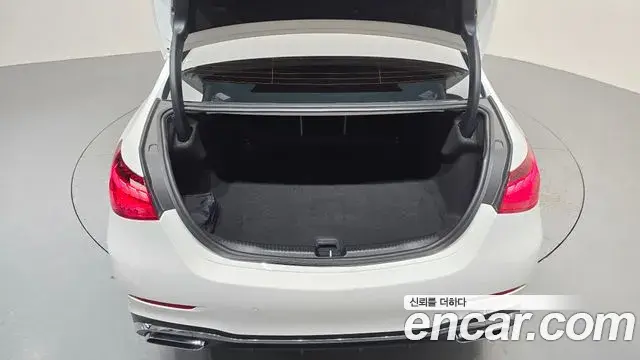 Mercedes-Benz C-Class 2023 — Фото 17/20