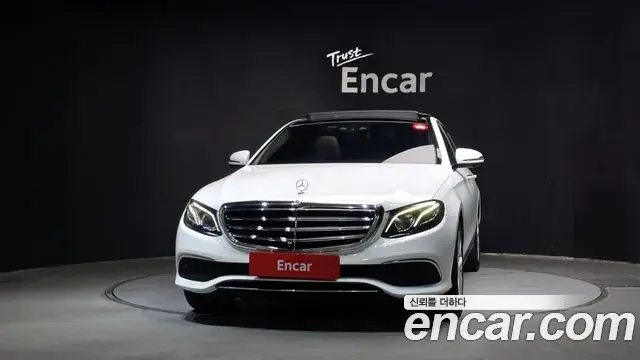 Mercedes-Benz E-Class 2018 — Фото 3/20