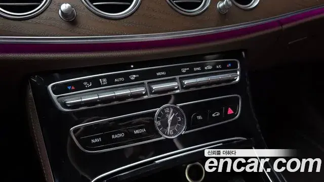 Mercedes-Benz E-Class 2018 — Фото 17/20