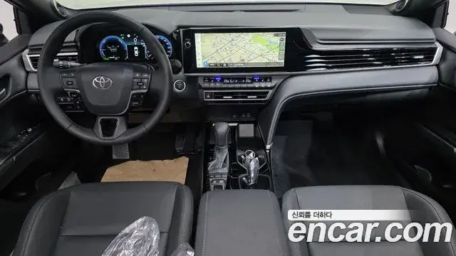 Toyota Camry 2026 — Photo 7/31