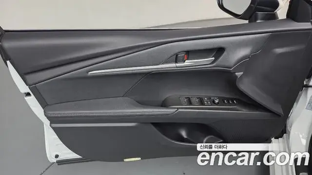 Toyota Camry 2026 — Photo 18/31