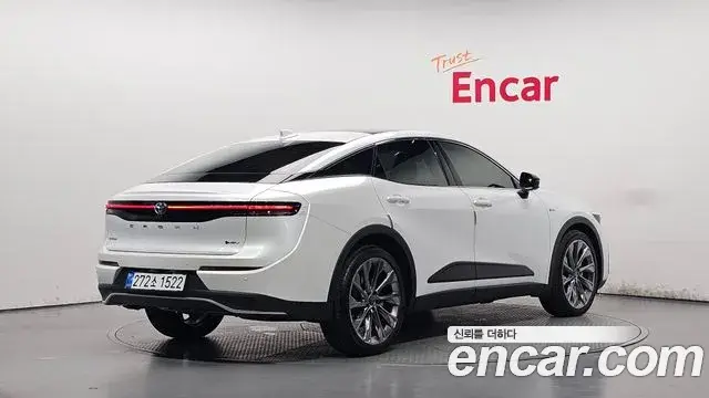 Toyota Crown Crossover 2026 — ფოტო 28/33