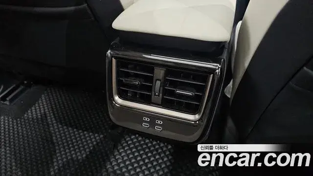 Toyota Crown Crossover 2026 — ფოტო 11/33