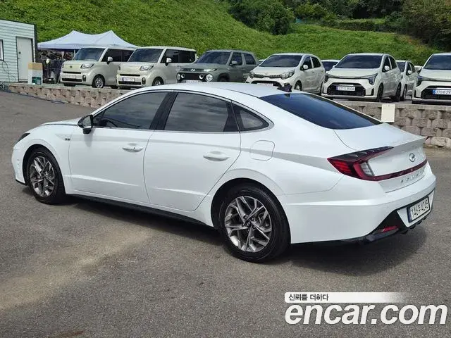 Hyundai Sonata 2021 — Фото 3/20
