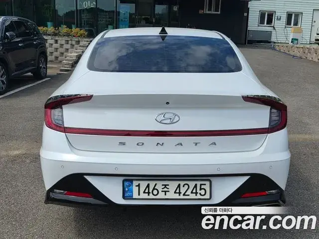 Hyundai Sonata 2021 — Фото 5/20