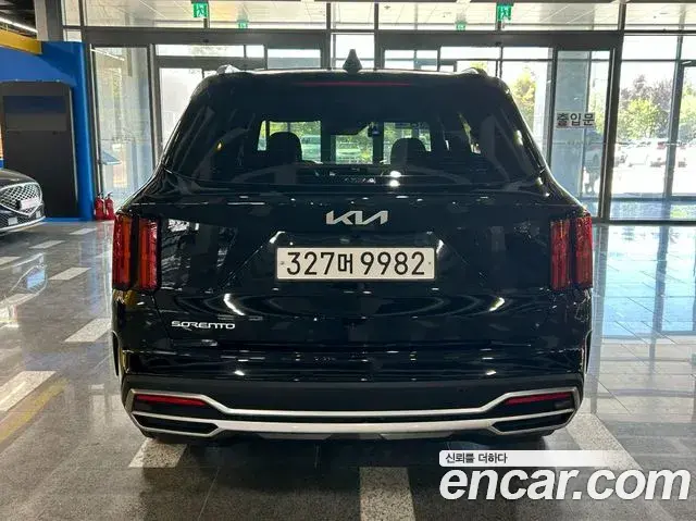 Kia Sorento 2023 — Фото 2/20
