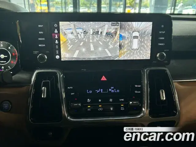 Kia Sorento 2023 — Фото 12/20
