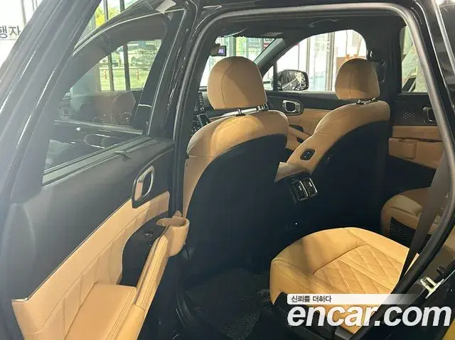 Kia Sorento 2023 — Фото 17/20