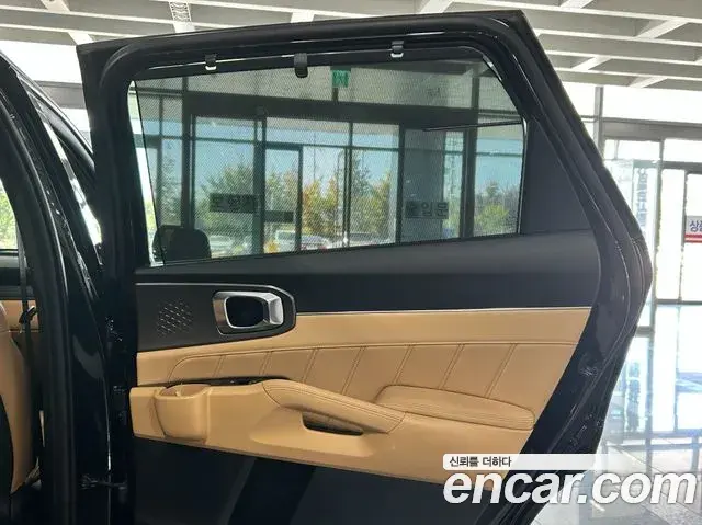 Kia Sorento 2023 — Фото 19/20