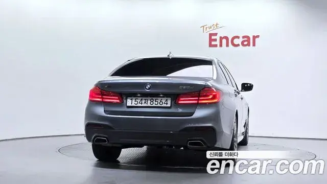 BMW 5 Series 2018 — Фото 4/20