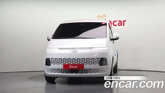 Hyundai Staria 2023 — Фото 3/20
